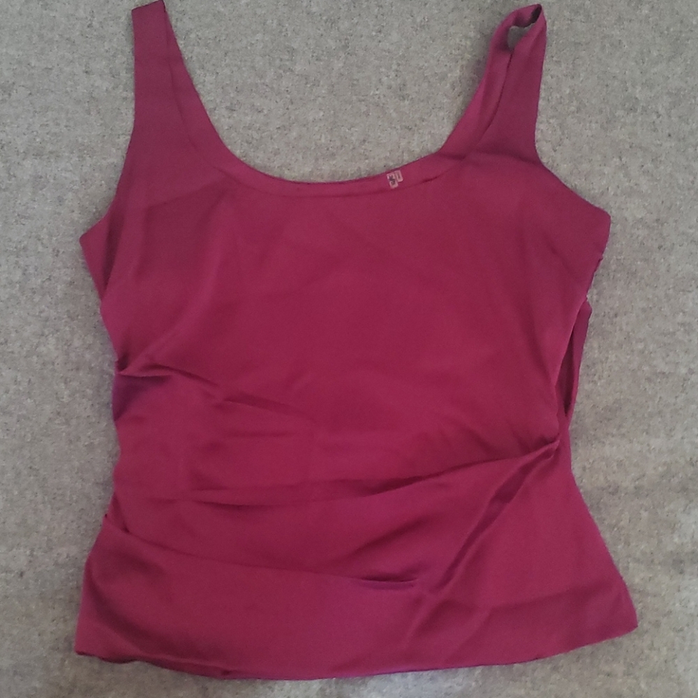 Elie Tahari silk magenta top